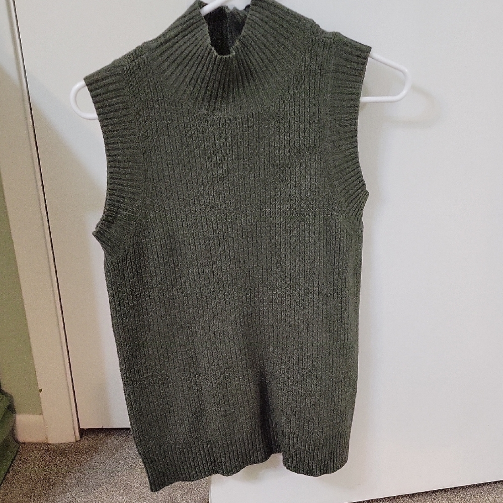 Cyrus Sleeveless Dark Green Turtleneck Sweater